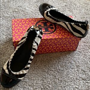Tory Burch zebra calf hair patent ballet sz 10